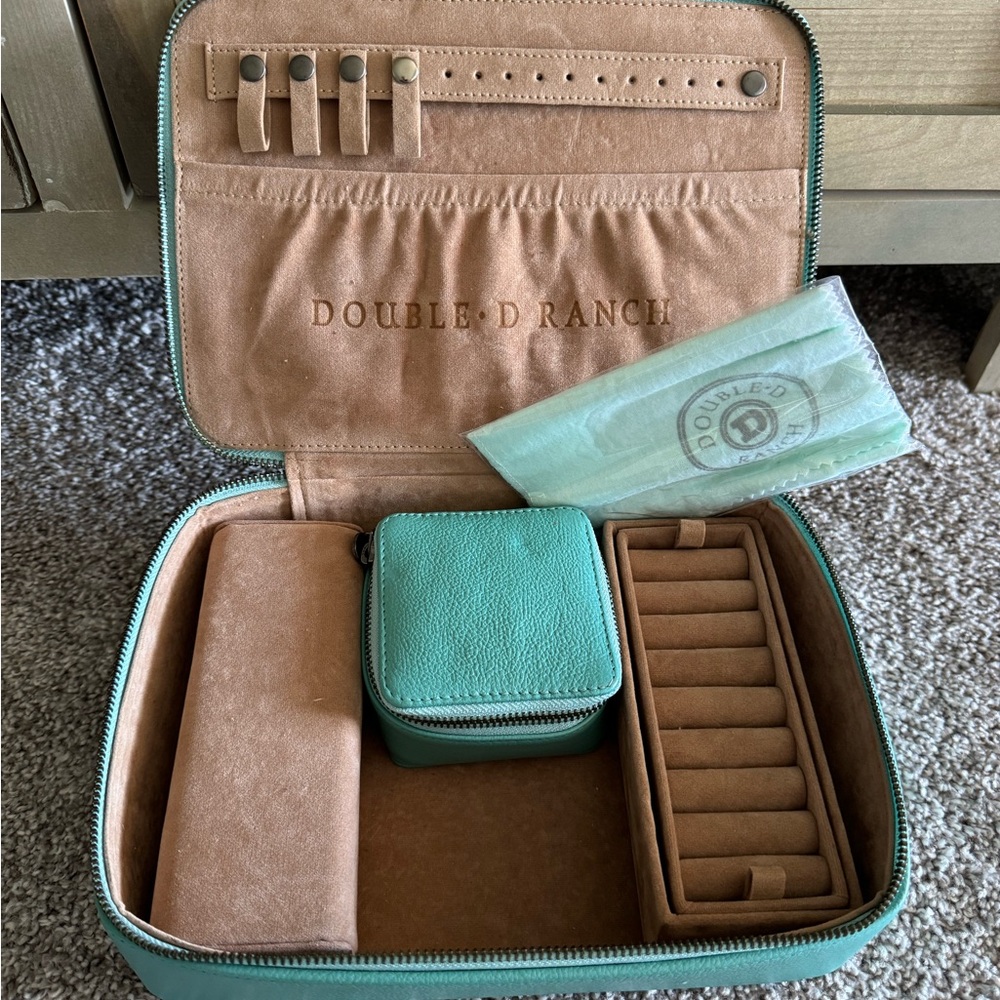 Double D Ranch Turquoise Jewelry Organizer